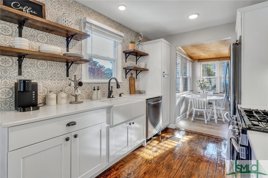 Primary Photo - 319 E 58th St