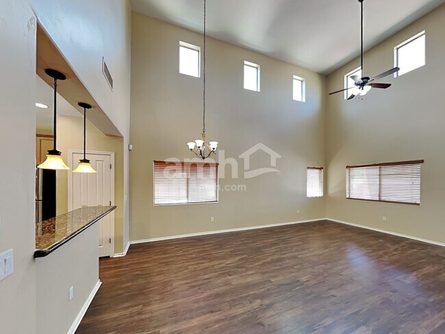 Building Photo - 12979 N Sabal Palm Way
