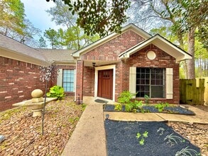 Building Photo - 42 Village Knoll Pl