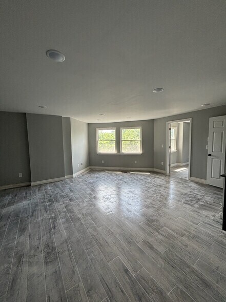 Foto del edificio - 768 Ridgeway Ave
