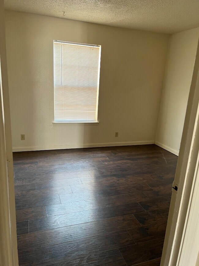 Foto del edificio - 920 San Pedro Dr SE