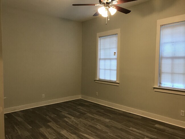 Foto del edificio - New Listing! Pearl Street Apartment