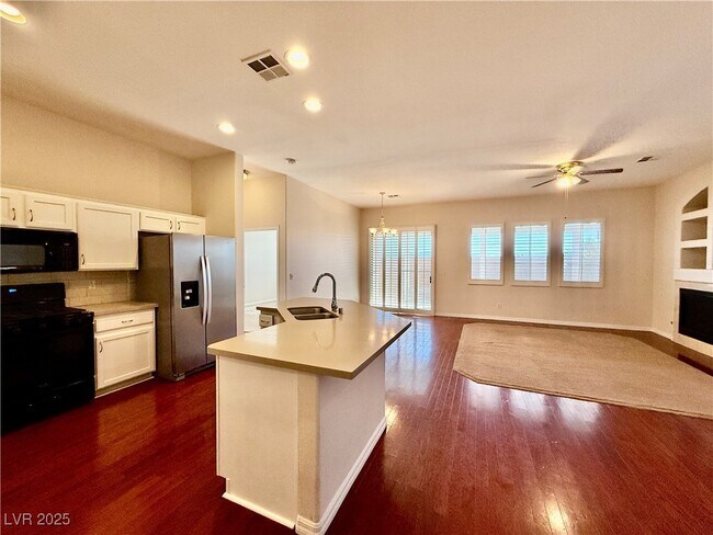 Foto del edificio - 273 Kyland Cove Ave