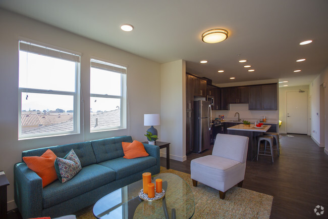 2BR, 2BA-1137 SF - Yolo West Apartments