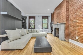 Building Photo - 348 E 89th St