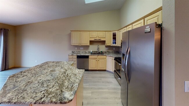 Building Photo - 3 br, 3 bath Townhome - 1092 Westwood St