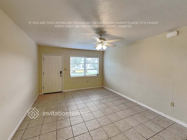 Building Photo - 1732 Rhoades Terrace