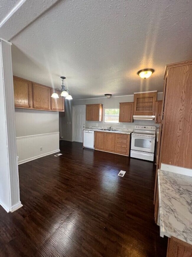 Foto del edificio - Taylors home ready for move in!