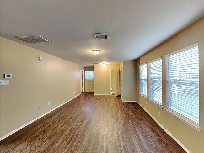 Foto del edificio - 6114 Elton Knolls St