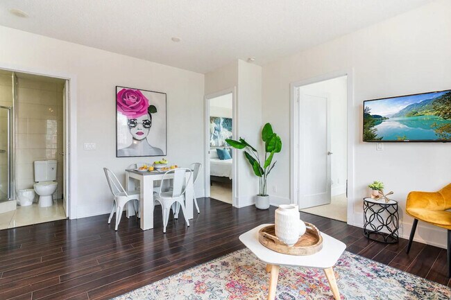 Building Photo - 315 Front St W