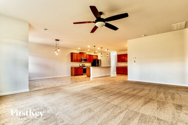 Foto del edificio - 432 Silent Bluff Dr