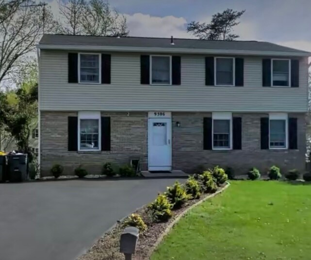 Foto principal - 9306 Kite St