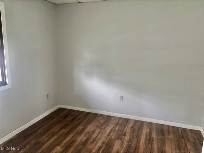 Building Photo - 3455 W 49th St