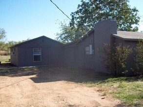 Building Photo - 10733 Nora Rd