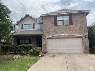 Building Photo - 2942 Greenway Dr