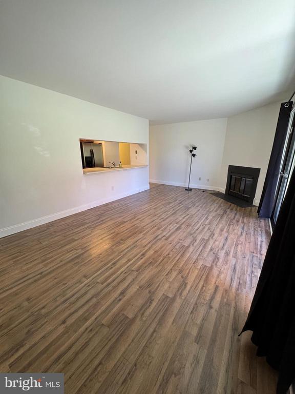 Primary Photo - 1303 Hickory Cir