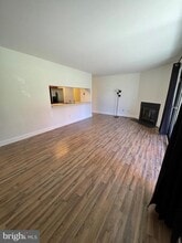 Building Photo - 1303 Hickory Cir