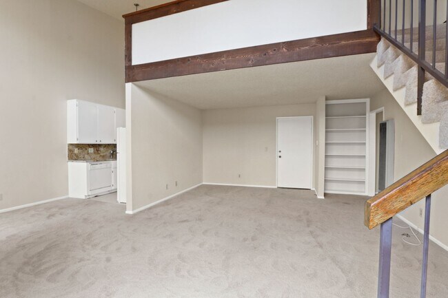 Building Photo - 3415 McLaughlin Ave in Mar Vista!  Steps t...