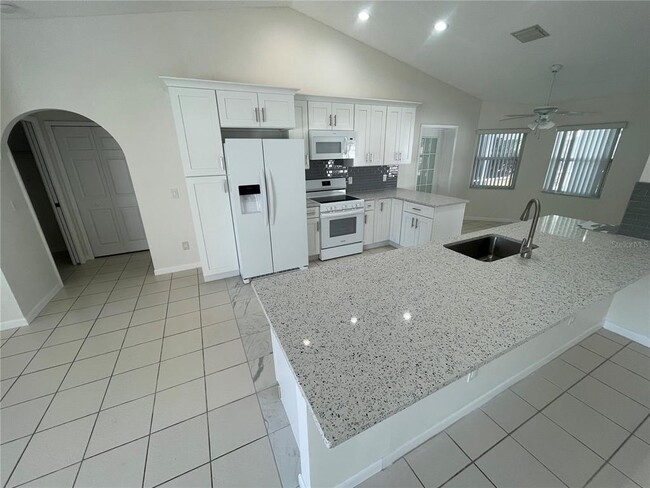 Building Photo - 9 Birchwood Pl