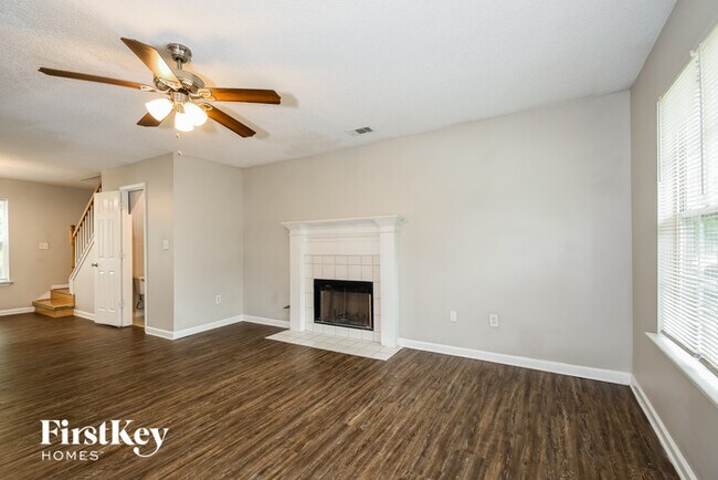 Building Photo - 3904 Doe Run Dr