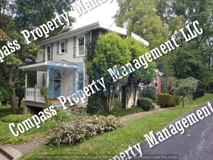 Primary Photo - $1795 - 2 Bed, 1.5 Bath Farmhouse - Honey ...