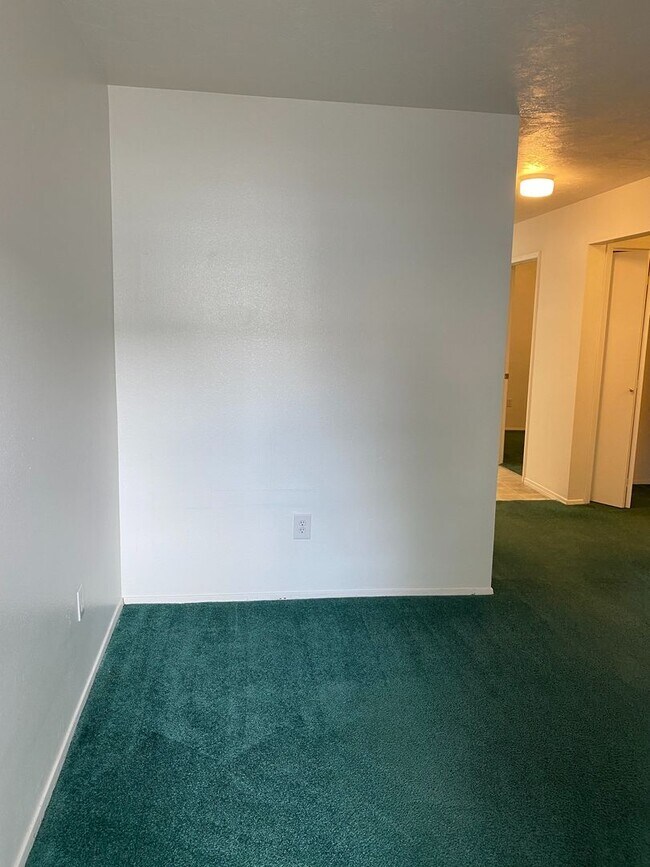 Foto del edificio - 2 bedroom, 1 bath condo in Park Place