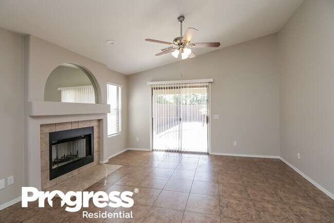 Building Photo - 1033 E Yuma Ave