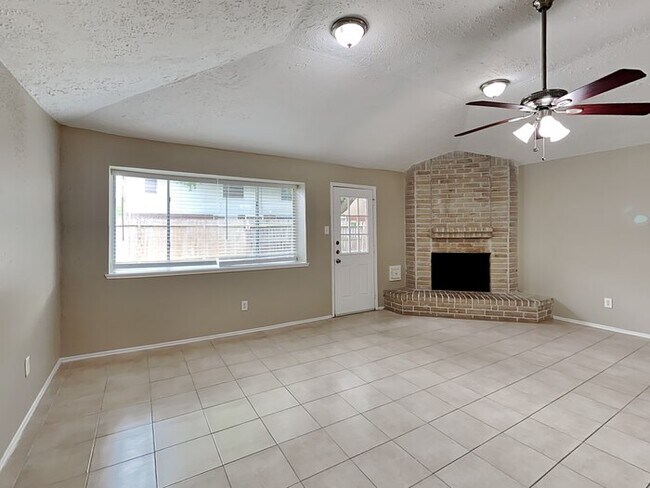 Building Photo - 5927 Woodmancote Dr