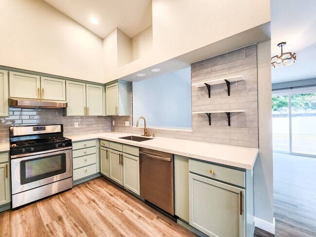 Building Photo - Arlington Rambler - 3bd/2ba