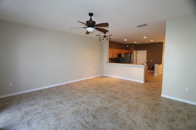 Building Photo - 1056 Hampton Cir