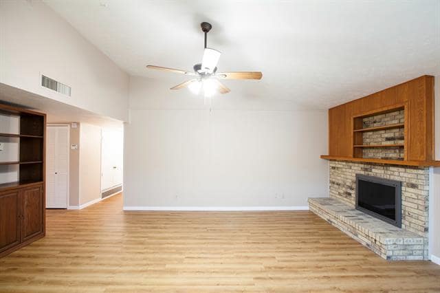 Building Photo - 921 Mossvine Dr