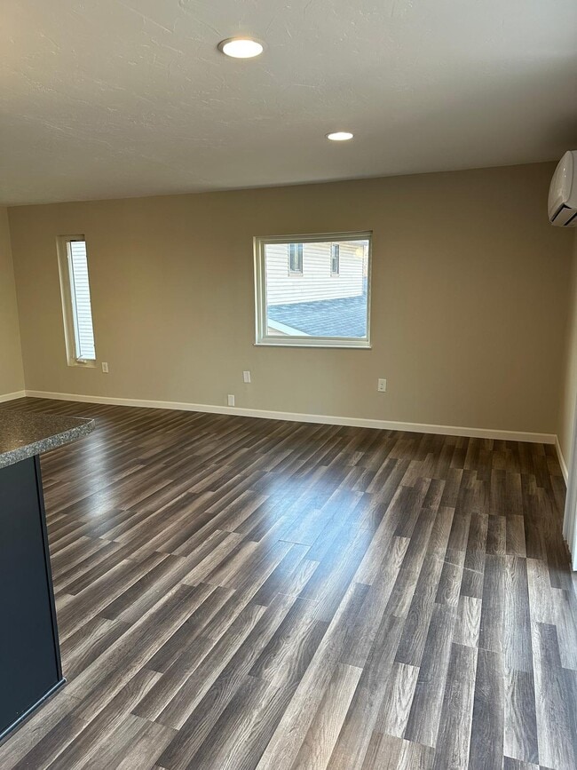 Foto del edificio - 1414 S Rebecca Ln