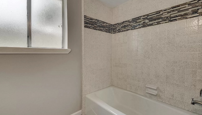 Building Photo - Amazing 4 Bedroom Homein the heart of Katy...