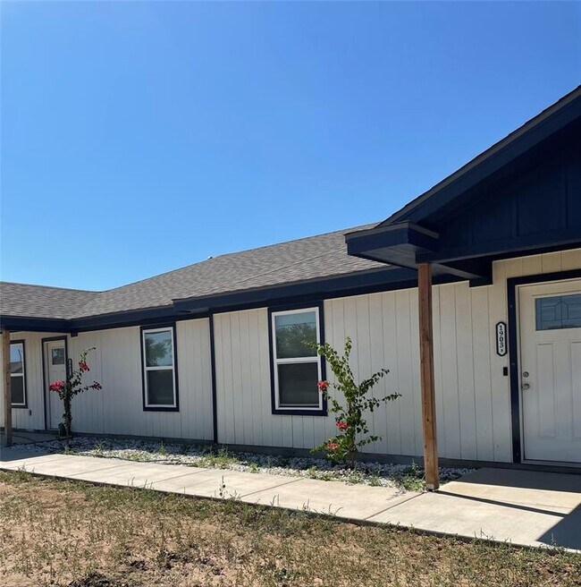 1903 E 15th St Unit A, Lubbock, TX 79403 Room for Rent in Lubbock, TX