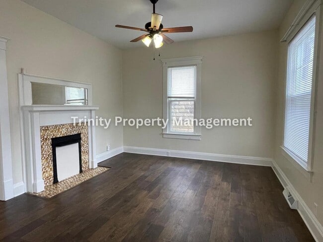 Foto del edificio - 627 Stealey Ave