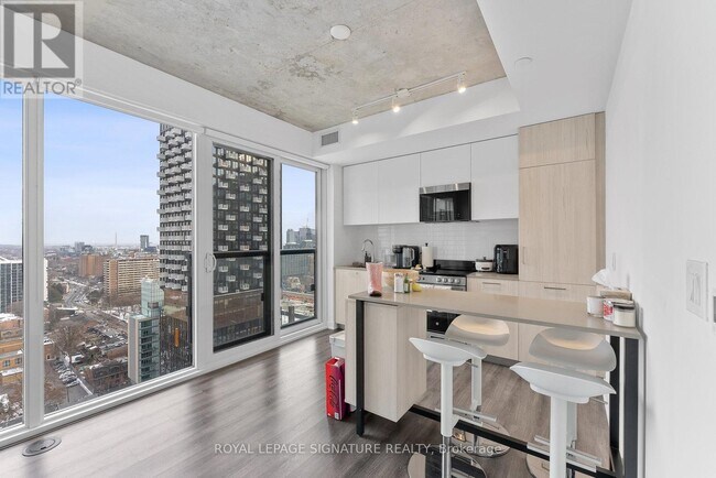 Photo du bâtiment - 65 Mutual St