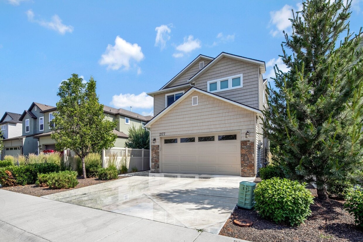 Primary Photo - Discover this charming 4-bedroom, 2.5-bath...
