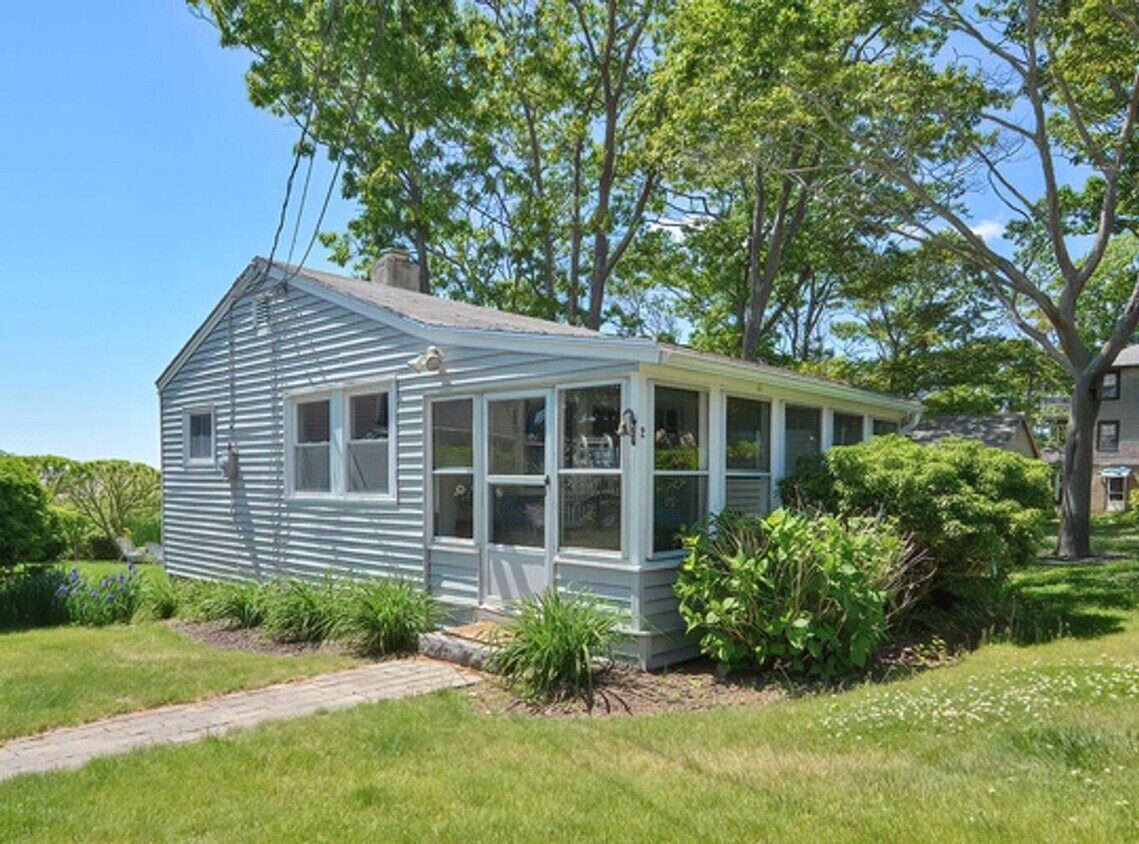 2 Saratoga Ct, Rockport, MA 01966 House Rental in Rockport, MA