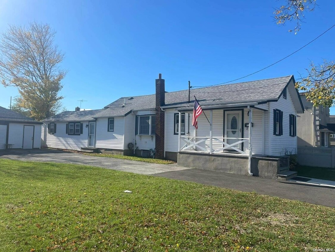 Primary Photo - 91 Bayswater Blvd
