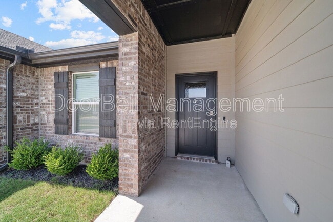 Building Photo - 2709 Stonecreek Dr