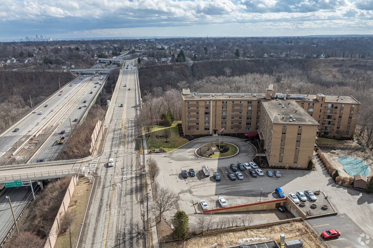 18501 Hilliard Blvd - Hilroc Condominium