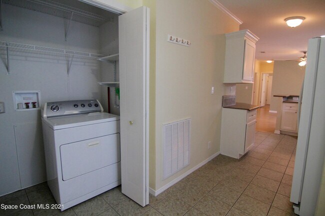 Building Photo - 451 Seahorse Ln