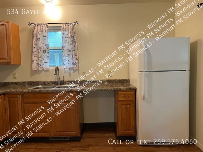 Foto del edificio - 534 Gayle Ave