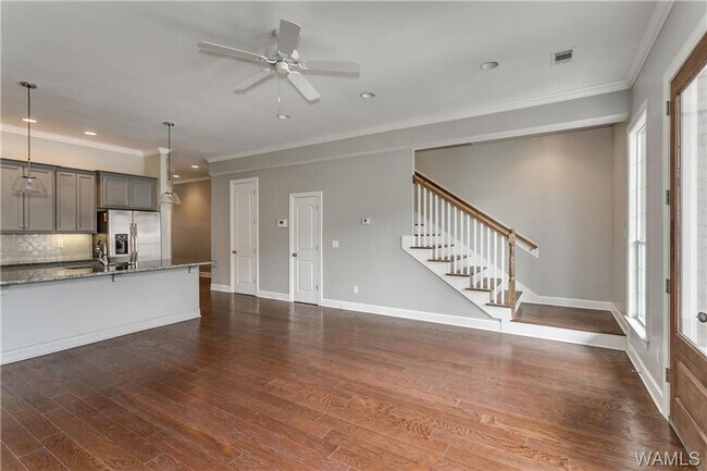 Foto del edificio - 1401 Pinnacle Park Ln