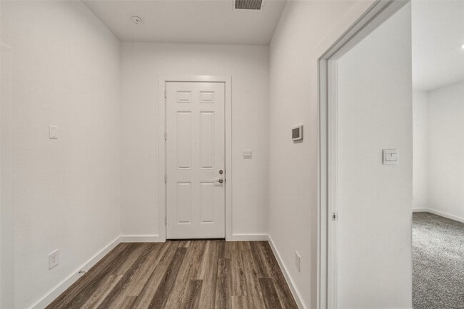 Foto del edificio - 1613 Sunbend Ln