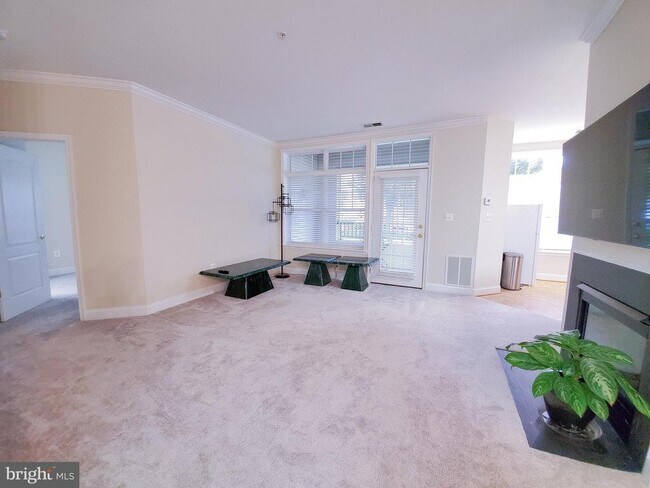 Foto del edificio - 2115 Ganton Green