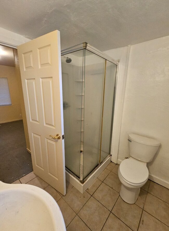 Bathroom - 1117 El Monte Ave