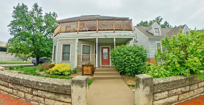 Foto del edificio - 728 Poyntz Ave