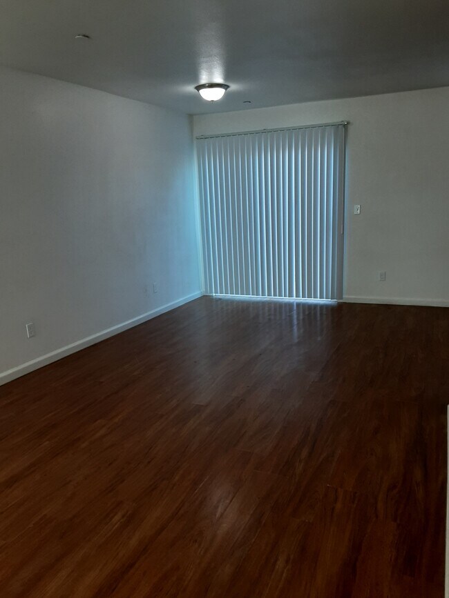 Foto del edificio - 144 Brookridge Dr