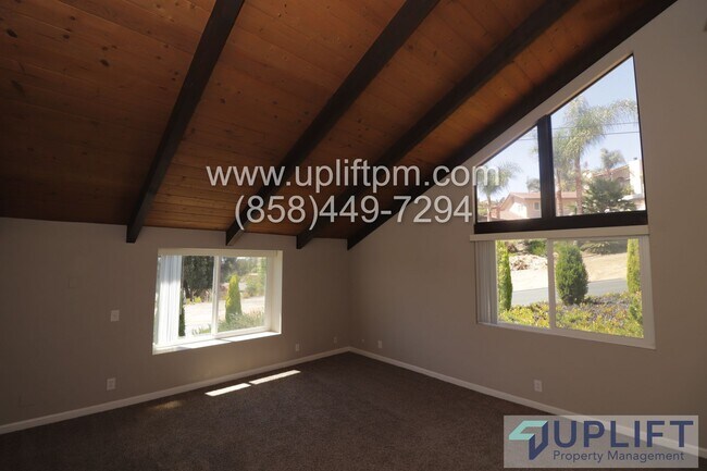 Foto del edificio - Stunning Home in Granite Hills! 4 Bed 2.5 ...